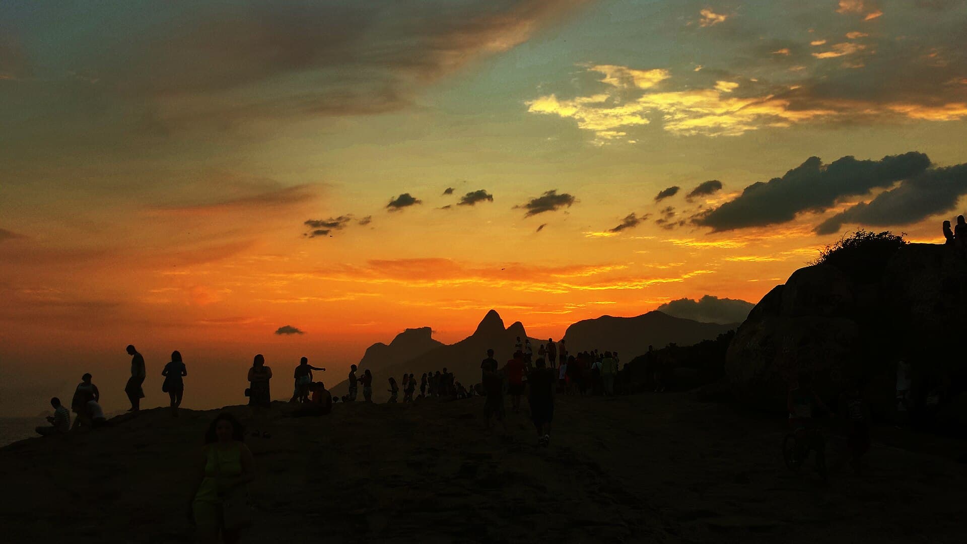 Arpoador Rock between Ipanema and Copacabana